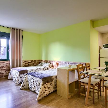 Apartamentos Barajas Madrid Eksteriør billede