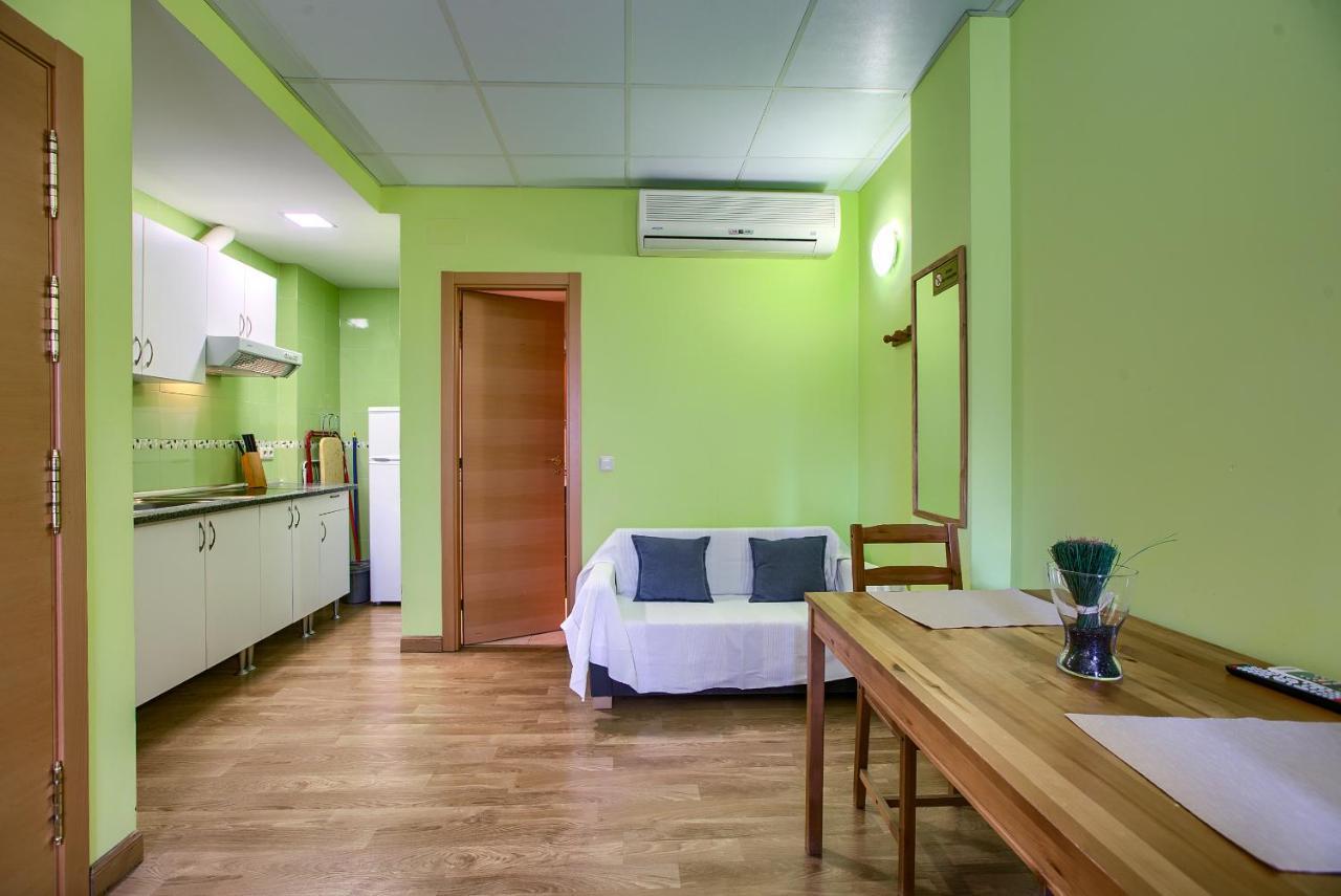 Apartamentos Barajas Madrid Eksteriør billede