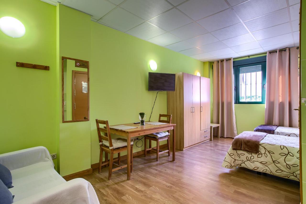 Apartamentos Barajas Madrid Eksteriør billede