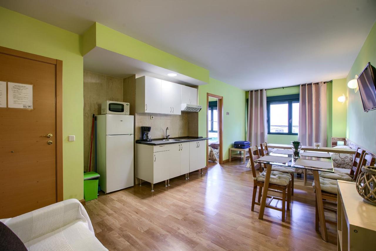 Apartamentos Barajas Madrid Eksteriør billede