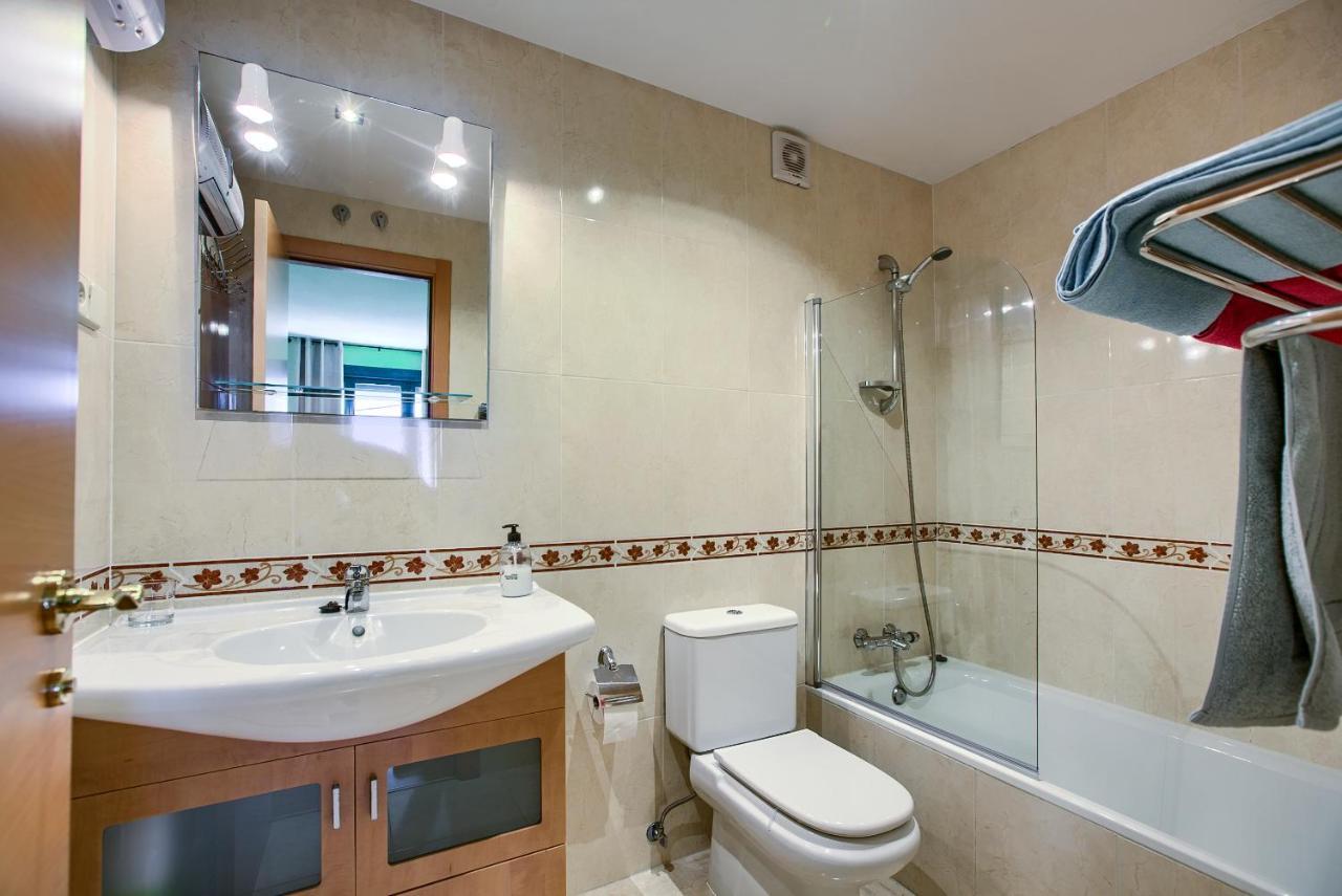 Apartamentos Barajas Madrid Eksteriør billede