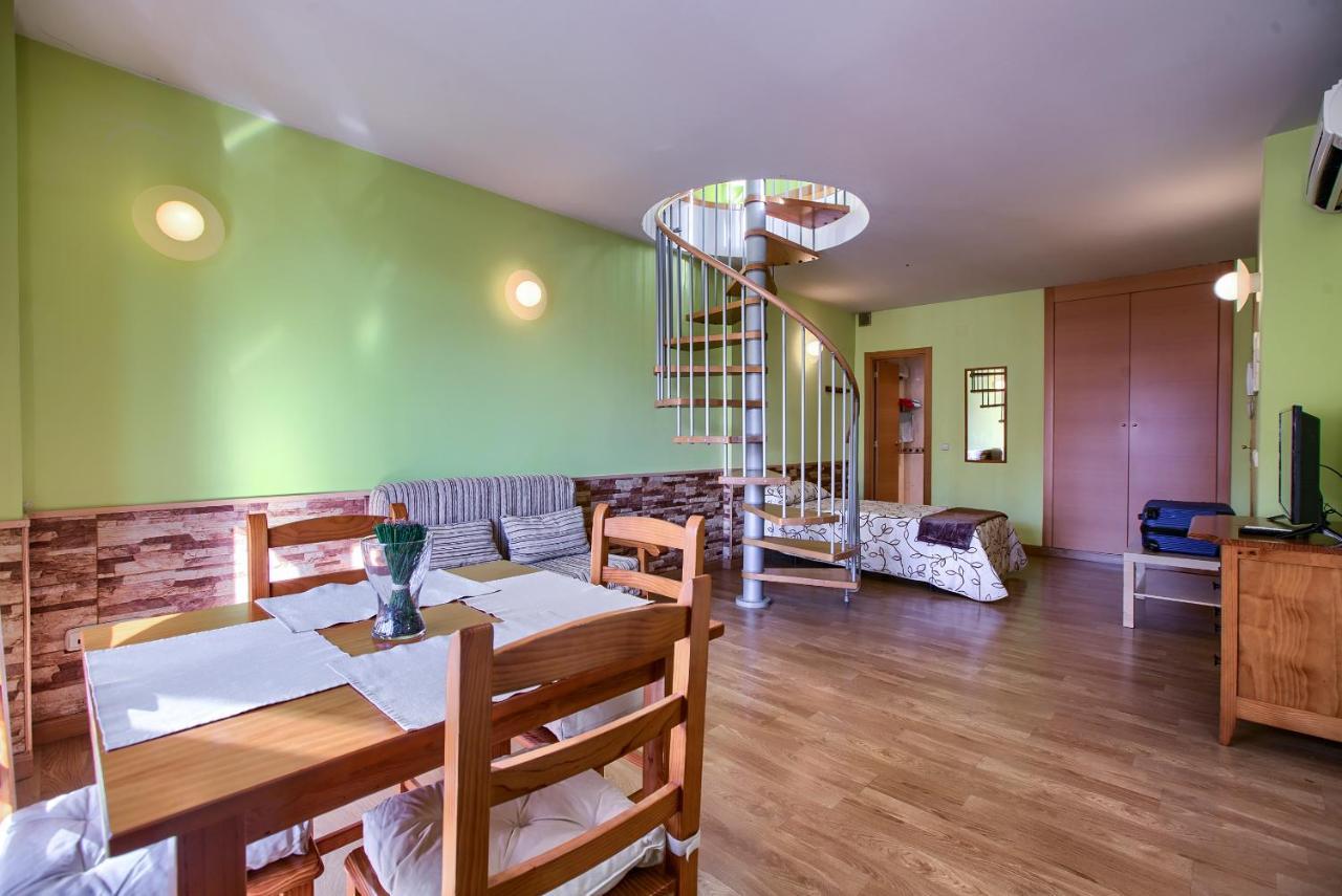 Apartamentos Barajas Madrid Eksteriør billede