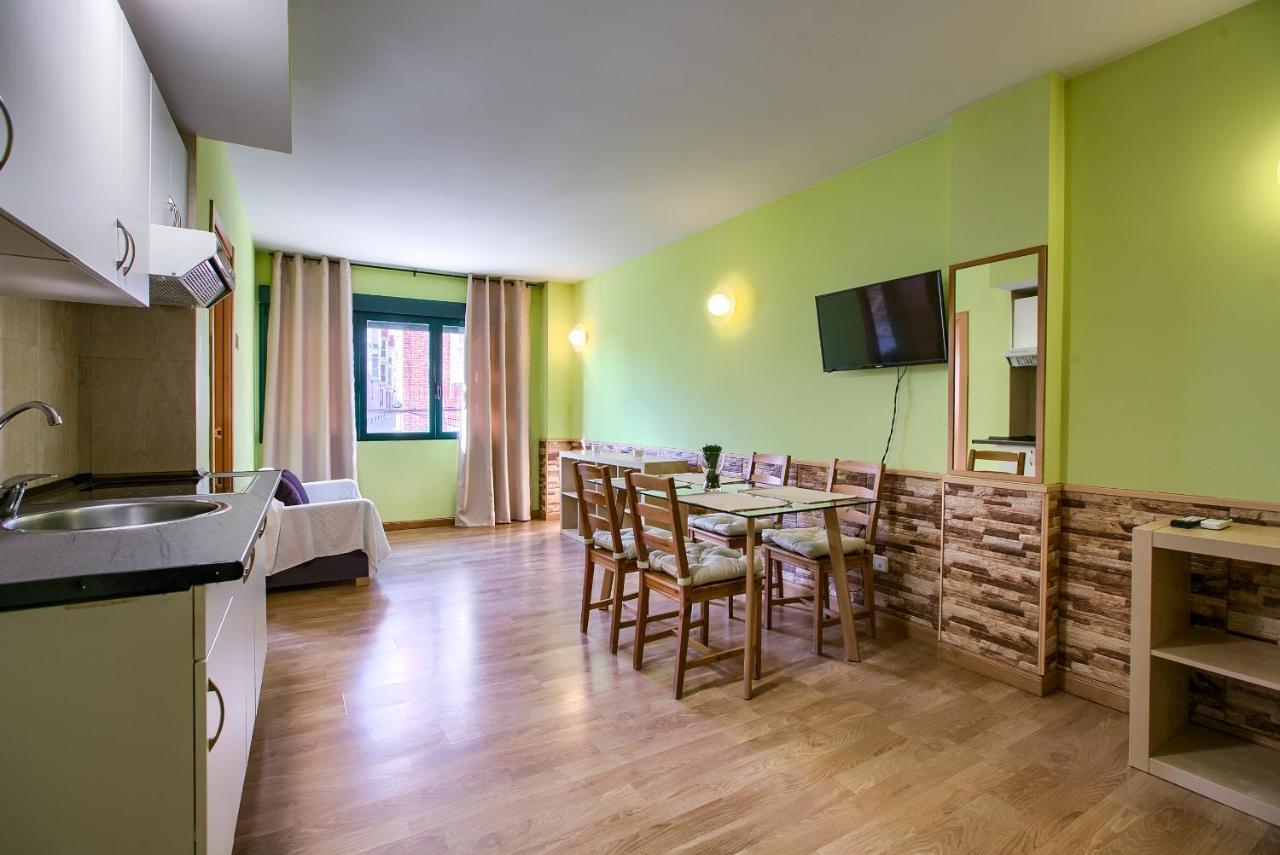 Apartamentos Barajas Madrid Eksteriør billede