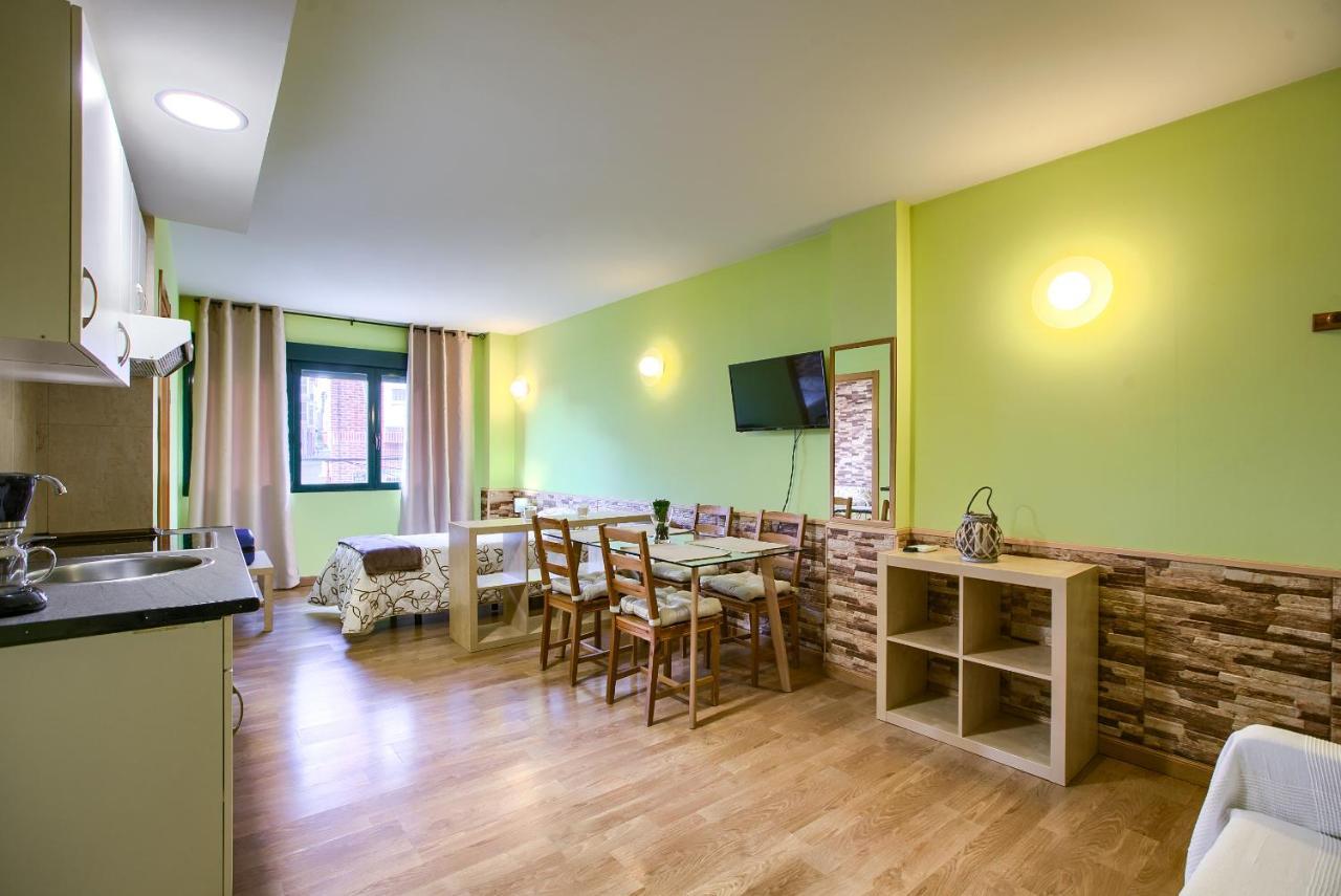 Apartamentos Barajas Madrid Eksteriør billede