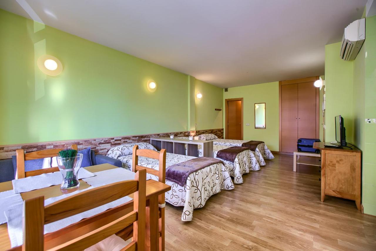 Apartamentos Barajas Madrid Eksteriør billede